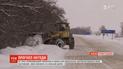 Из-за снегопадов спасателям пришлось освобождать из сугробов застрявшие авто