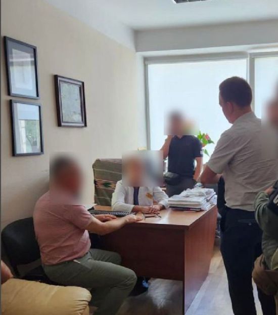 В Києві лікар вимагав з пацієнта 6 тисяч доларів за видалення пухлини та нормальний медичний догляд