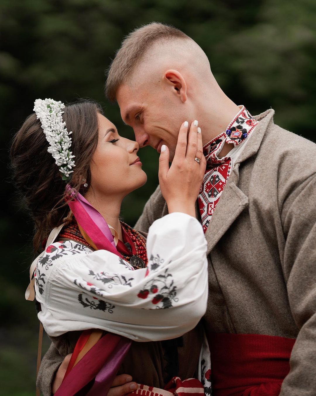 Учасник гурту Kalush Orchestra одружився / © instagram.com/vietalduzhyk