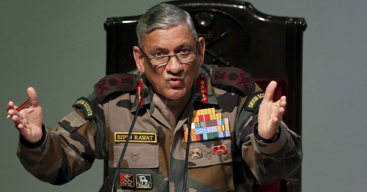 В Індії розбився гелікоптер із начальником Генштабу (відео)