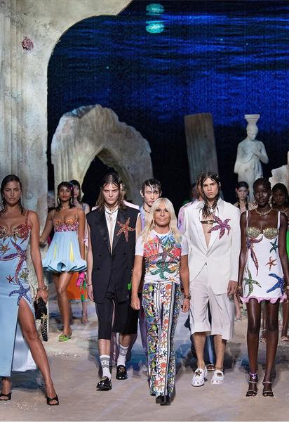 Коллекция Versace трет-а-порте сезона весна-лето 2021 / © East News