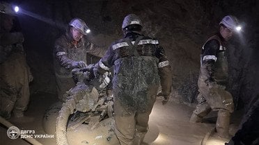 Операція ДСНС у шахті, де стався прорив пульпи / © ДСНС