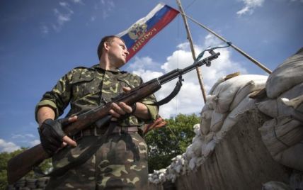 Боевики из РФ делают в донецких школах казармы, а мужчин отправляют строить укрепления