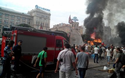 Во время толкотни и пожара на Майдане пострадали люди