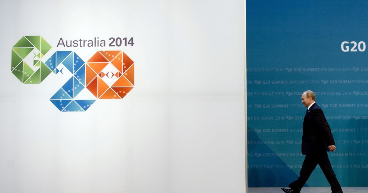 Путин таки уехал с саммита досрочно.