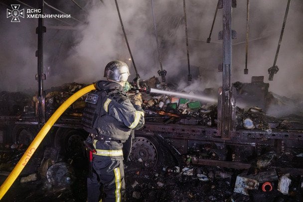Этой ночью россияне дважды атаковали Хмельнитчину ударными беспилотниками.