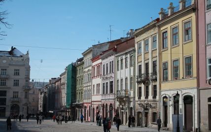 Во Львове оштрафовали собственника квартиры в историческом здании за пластиковые окна