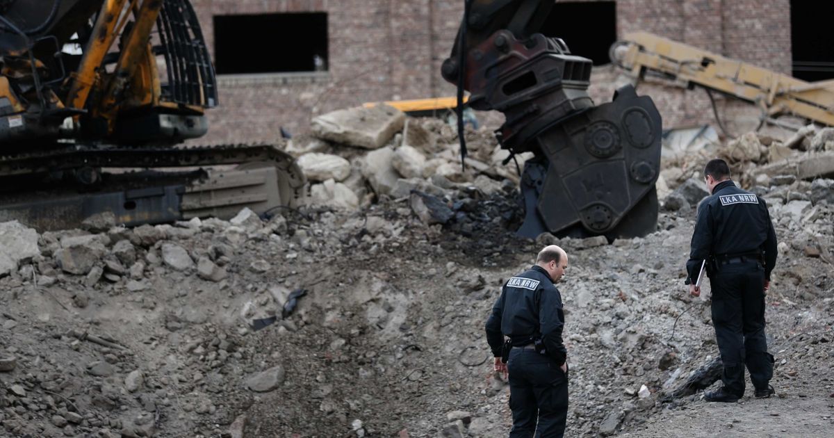 В Германии строители экскаватором задели авиабомбу