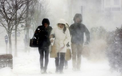 Складні метеоумови: у США скасували понад тисячу авіарейсів через потужну снігову негоду