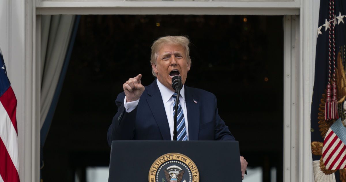 Трамп заявив, що у США постачання вакцини від коронавірусу розпочнеться вже наступного тижня
