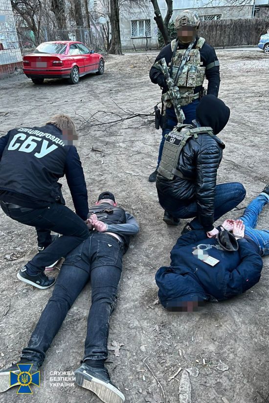 Викрадали людей та вибивали борги: в Одесі двоє прикордонників організували банду (фото, відео)
