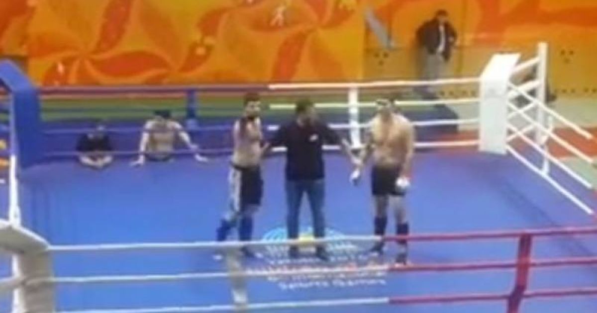 В России бойца ММА забанили на год за "фак" в адрес трибун