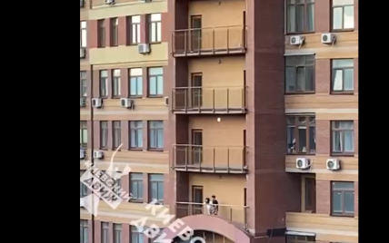 Экстремальный секс: в Киеве пара во время воздушной тревоги занялась любовью на балконе