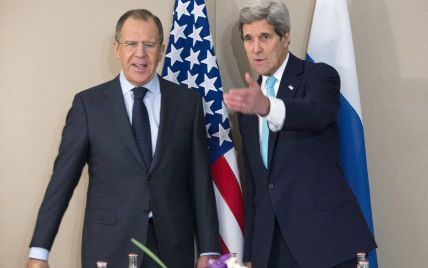 Керри предупредил Лаврова о рисках при поддержке РФ Асада