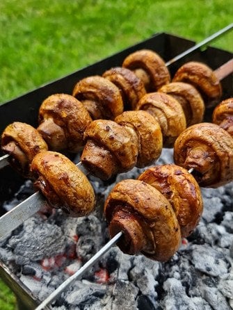 Соковиті гриби на мангалі tiktok.com/@mil_alexx_pp