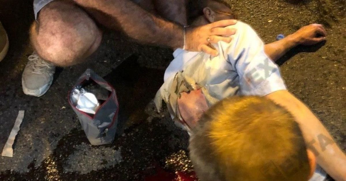 Запеклі сутички захлиснули ст. метро "Пушкінську" у Мінську: через вибух гранати поранено водія автобуса