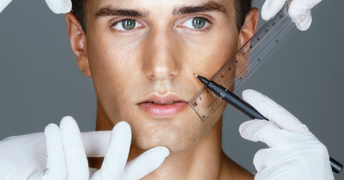 Зачем мужчины ходят к пластическим хирургам