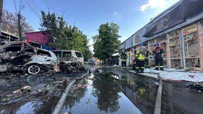 Зеленский опубликовал видео момента удара по рынку в Константиновке