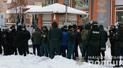 У Києві активісти заблокували провокаторів, яких нібито привезли на захист заблокованих проросійських каналів