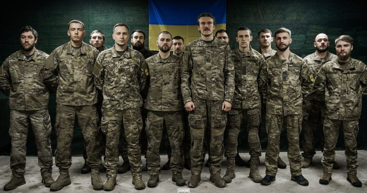 Бойцы 12-й бригады спецназначения "Азов"