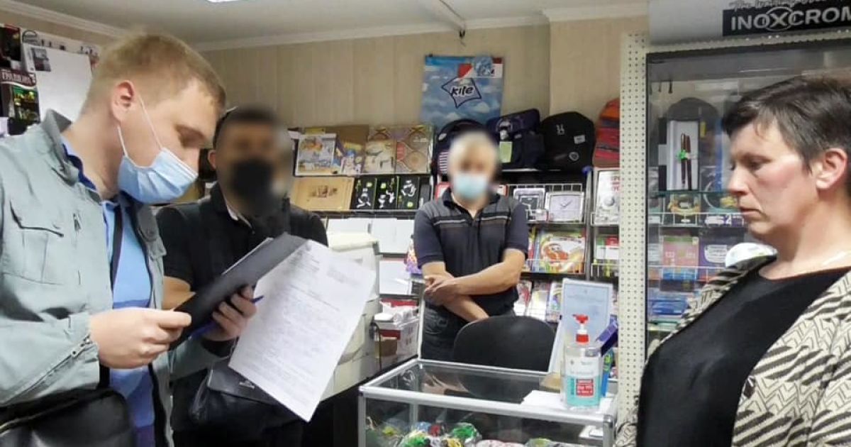 Під Києвом затримали шахрайку-рекордсменку, якій інкримінують понад 20 злочинів
