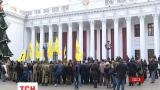 Патріотичні сили в Одесі пікетують будівлю міської ради