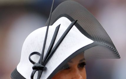 От "таблетки" до широких полей: какие шляпы носит герцогиня Сассекская Меган