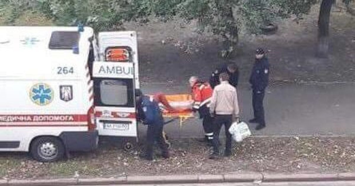 В Киеве девушка выпала из окна