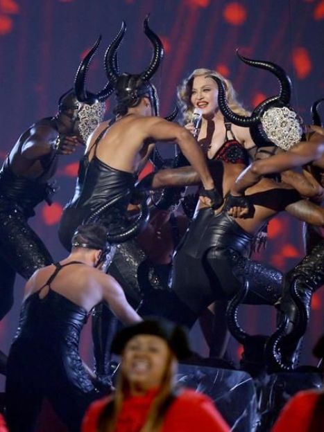 Мадонна во время своего шоу на церемонии "Грэмми-2015" / © Getty Images/Fotobank