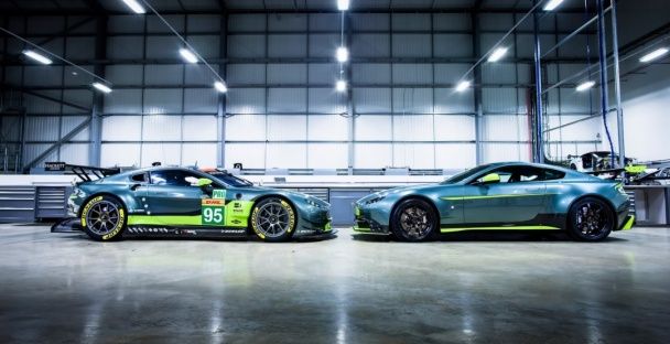 Гоночный Aston Martin V8 Vantage GTE и трековый Aston Martin Vantage GT8
