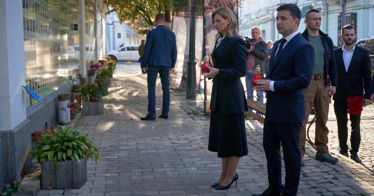 Зеленський із дружиною вшанували пам’ять загиблих захисників України