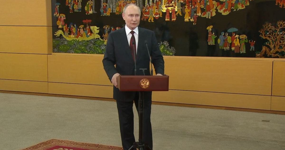 Президент РФ Путин на пресс-конференции в Ханое