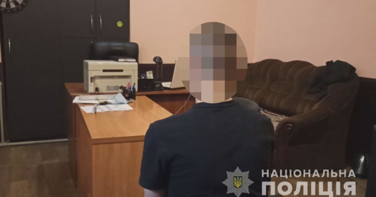 В Одесі просто у центрі міста підліток напав на жінку і пограбував