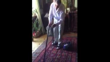 Ющенко пропылесосил старинные ковры в Институте имени себя