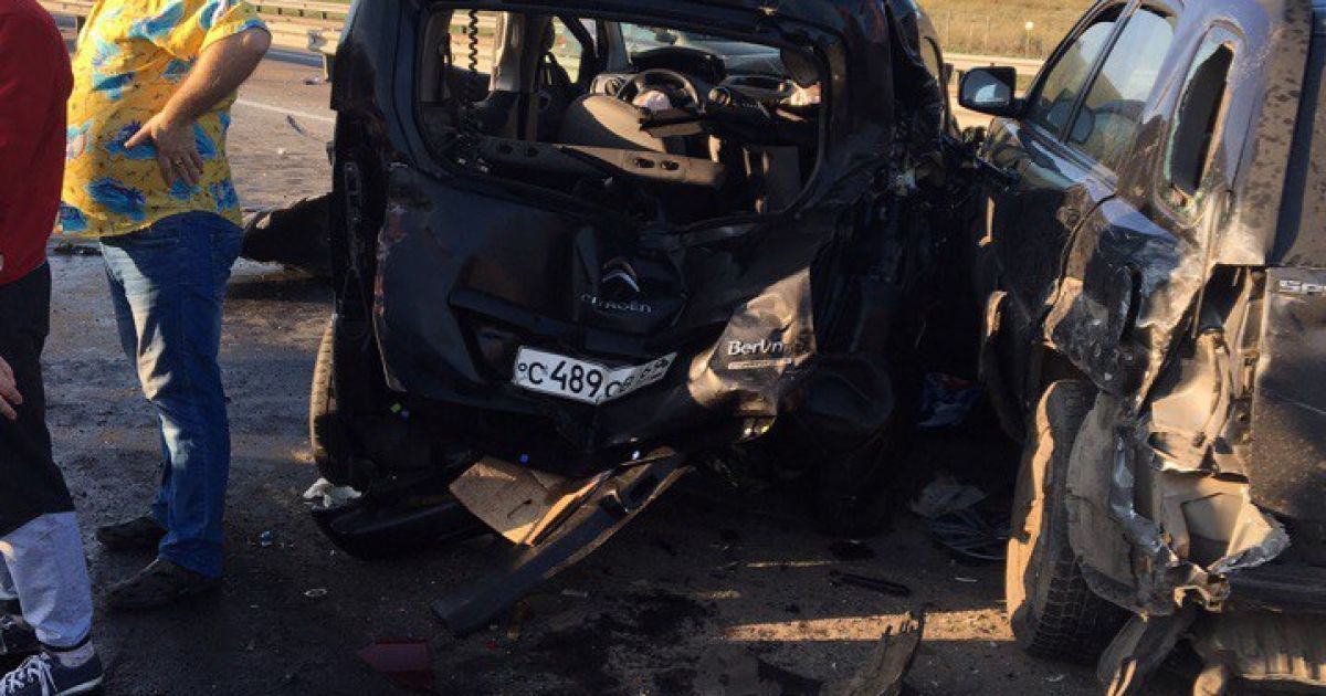 Фото з місця масштабної аварії / © vk.com/dtp_avarii_voronej