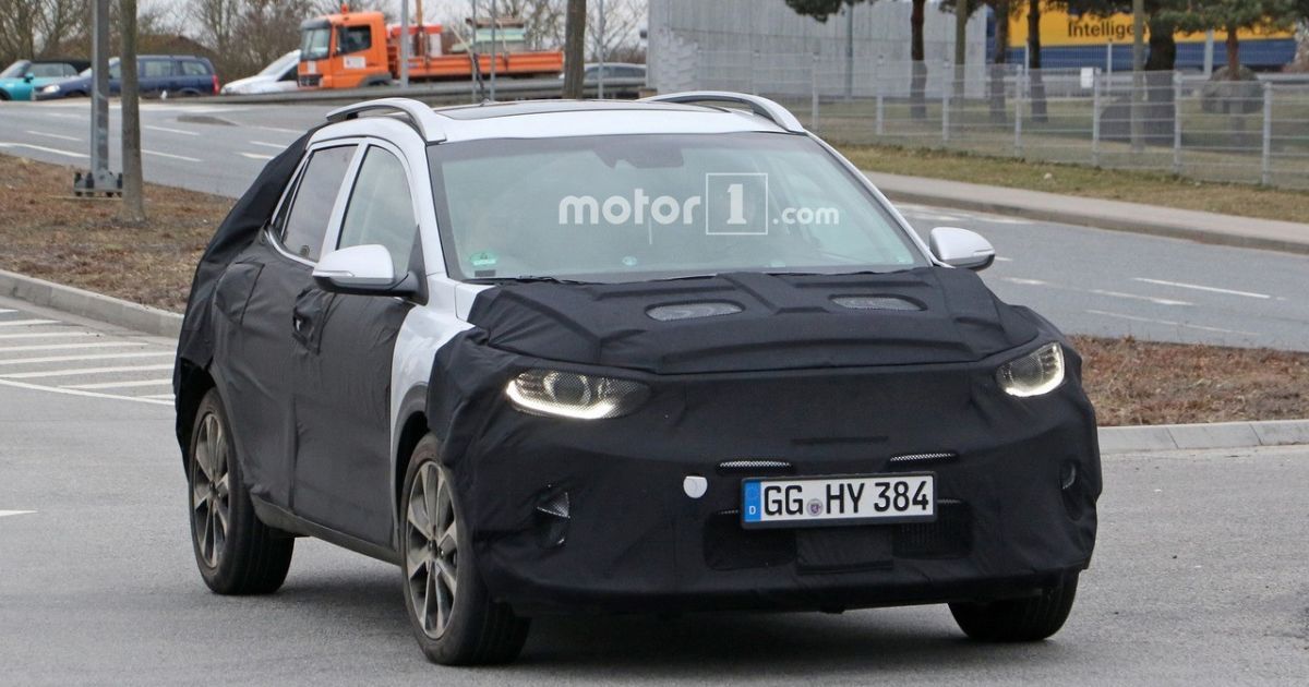 Kia приступила к дорожным испытаниям нового кроссовера Stonic