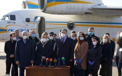 Украинские медики уже прилетели в Италию бороться с коронавирусом, также стране отправят дезинфекторы