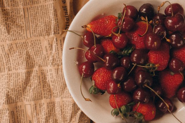 Сезонные фрукты, ягоды и овощи июня: какие продукты можно есть в начале лета, варианты рецептов