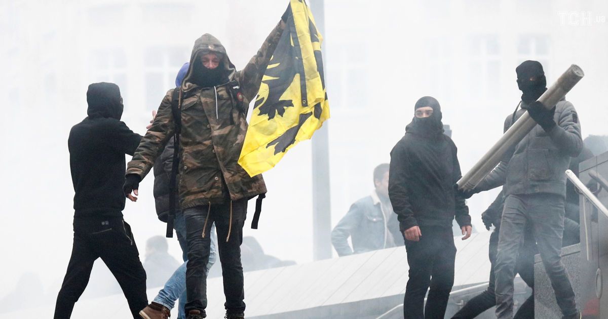 В Брюсселе акция против миграционного пакта ООН переросла в масштабные столкновения с полицией