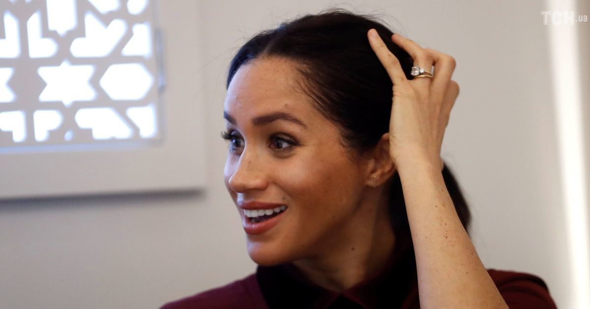 "Неслыханная грубость": сводная сестра Меган раскритиковала рождественскую открытку с ее изображением