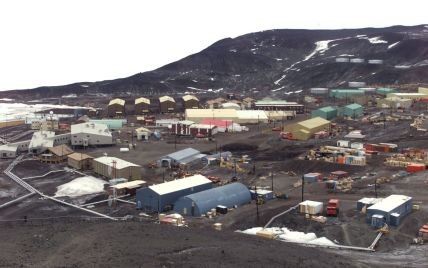 На американской базе в Антарктиде умерли двое людей