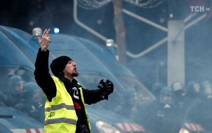 У Франції кількість загиблих під час протестів "жовтих жилетів" зросла до 7