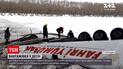 Новини України: поблизу Чернігова вантажівка впала в річку з мосту