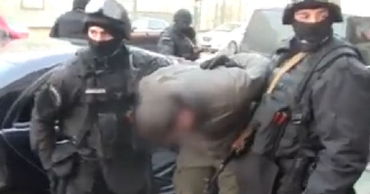 Бойцы спецподразделения МВД задержали еще двух членов группировки.