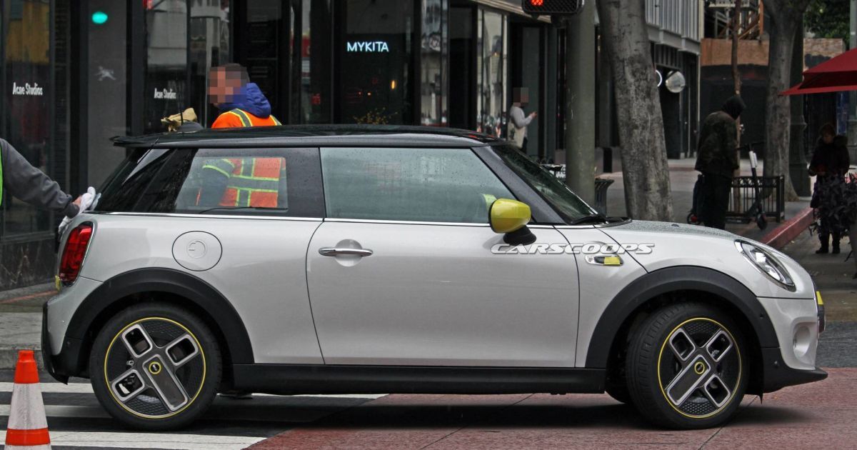 Электрокар Mini Cooper SE_1 / © carscoops.com