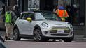 Електрокар Mini Cooper SE вперше показали на відео