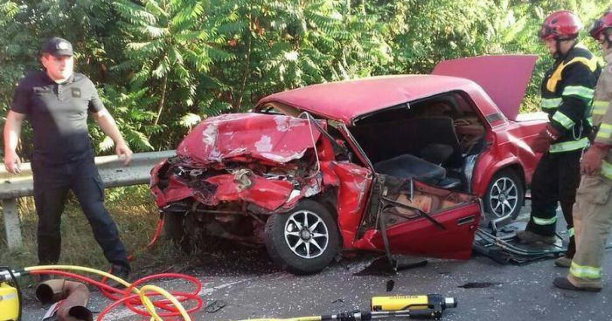 В результате тройного ДТП на Закарпатье погибли люди