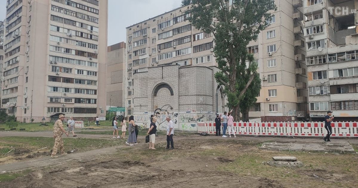 Взрыв на столичных Позняках: демонтировать поврежденный подъезд быстро не удастся