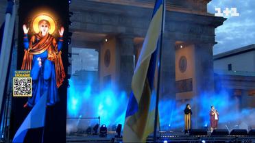 alyona alyona и Jerry Heil дуэтом исполнили молитву за Украину