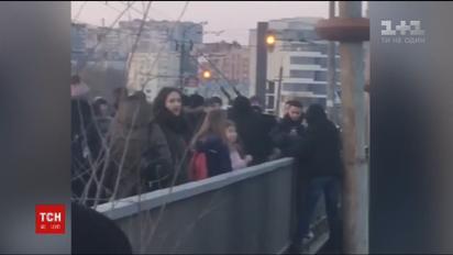 У Хмельницькому 39-річного чоловіка поліцейські силою врятували від спроби самогубства